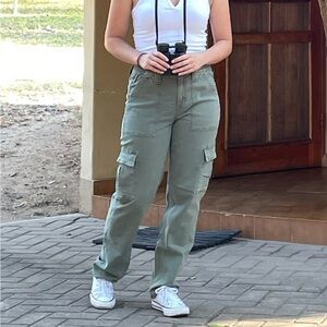 American Eagle green cargo pants